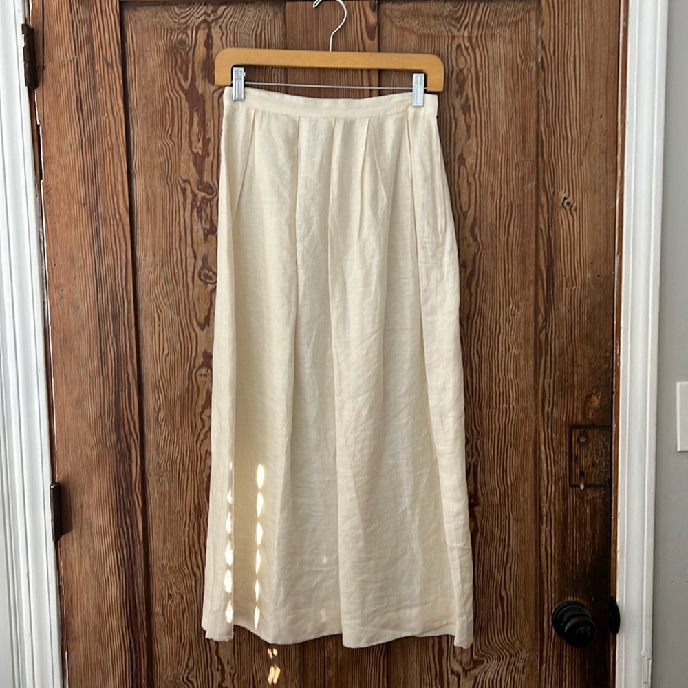 Vintage cream linen skirt by Cloak of Many Colors. Fits like a 4.